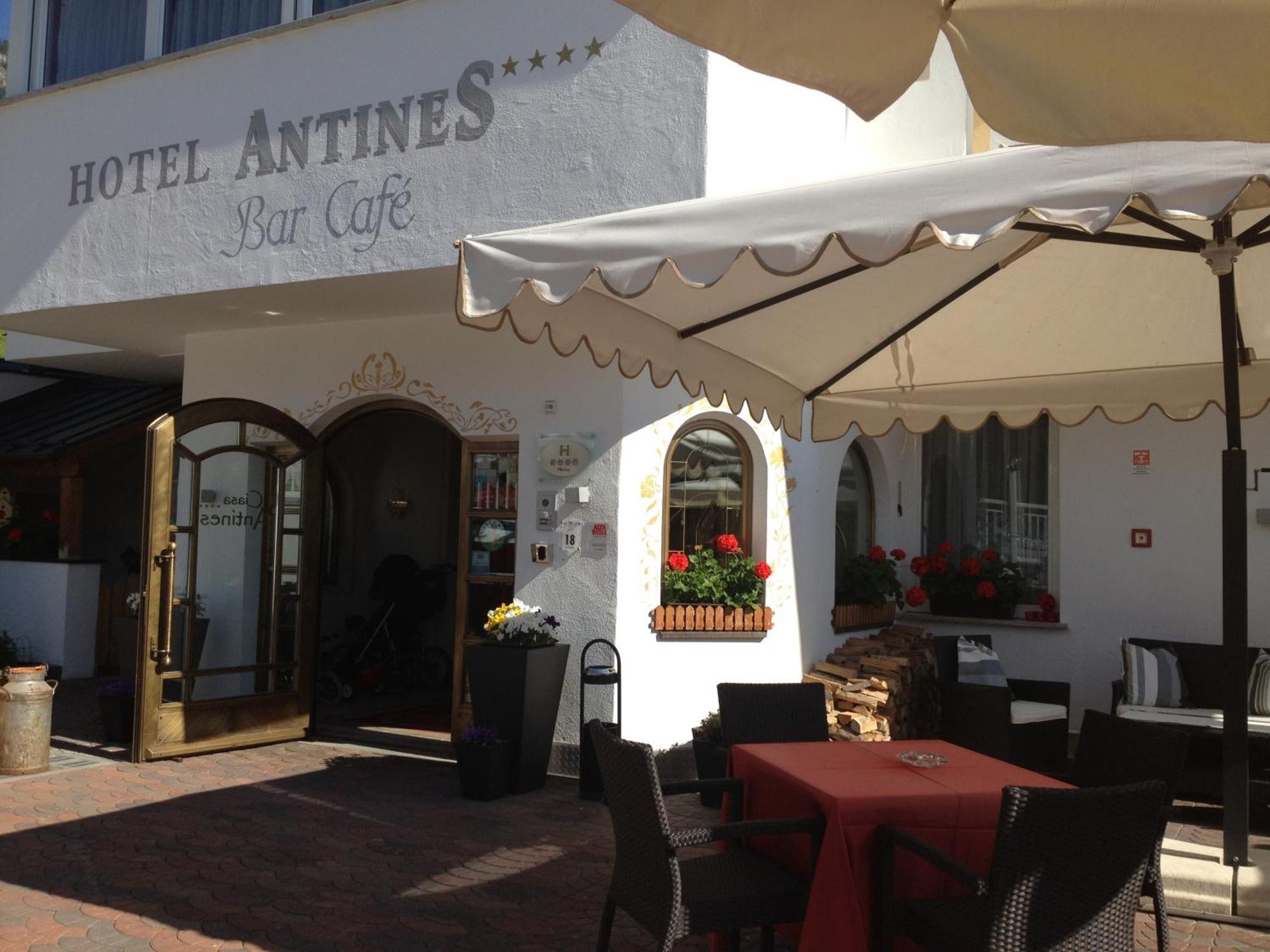 Hotel Antines ลาวิลลา ภายนอก รูปภาพ