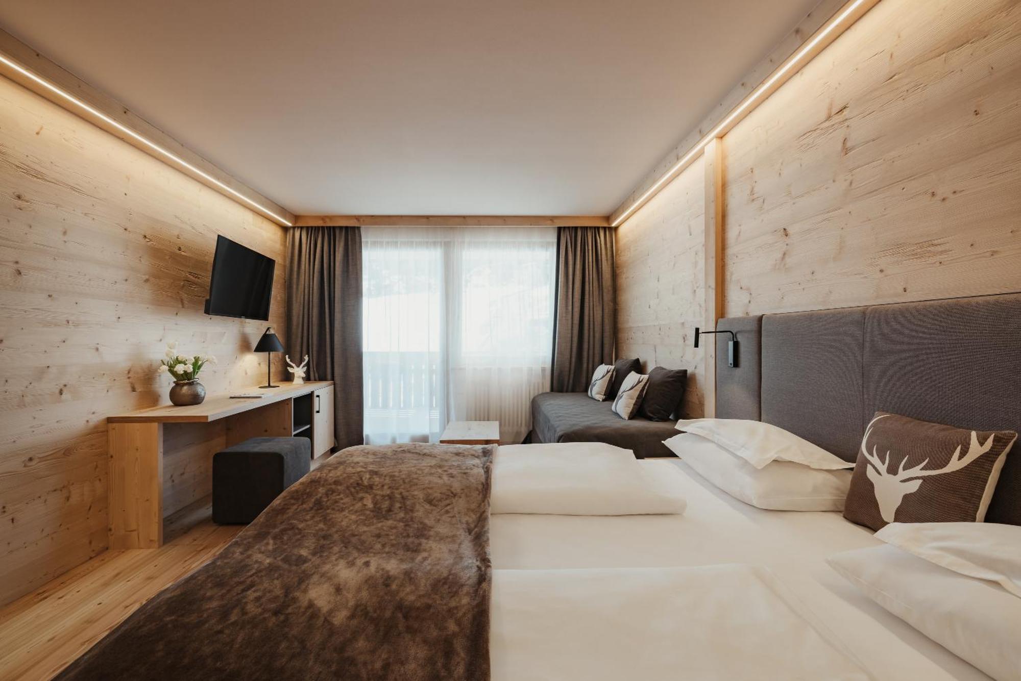 Hotel Antines ลาวิลลา ภายนอก รูปภาพ